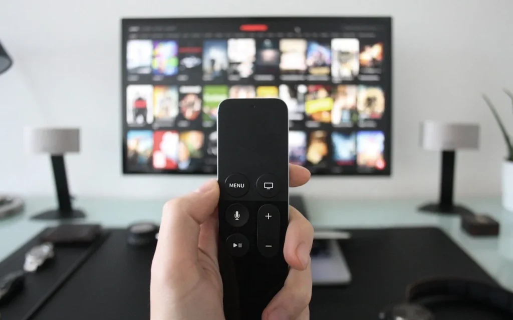 Interface d’une application IPTV affichant les chaînes suisses en direct